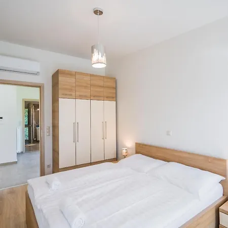 Silver Villa *