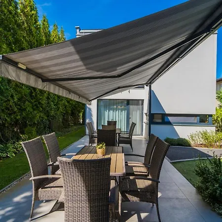Silver Villa *