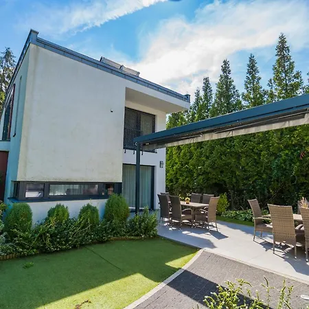 Villa Silver