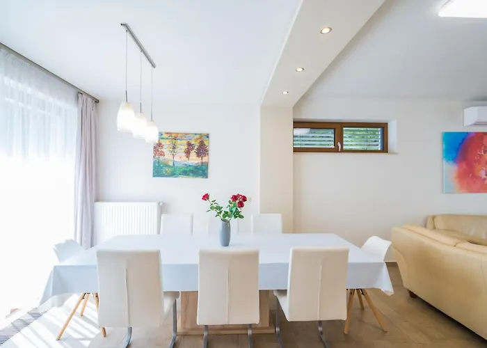 Silver Villa *