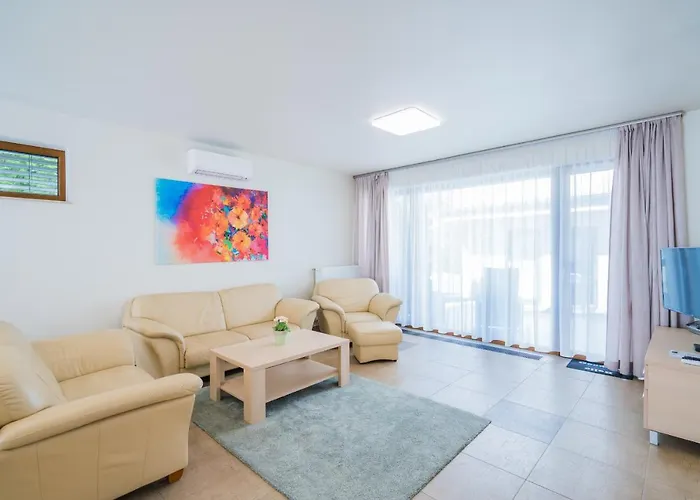 Silver Villa *